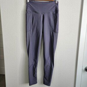 Victoria’s Secret Victoria Sport light purple/gray knockout leggings, Size S